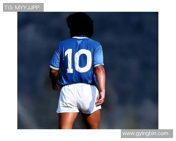 重庆足球明星的足迹探寻曾经到访的传奇球员们